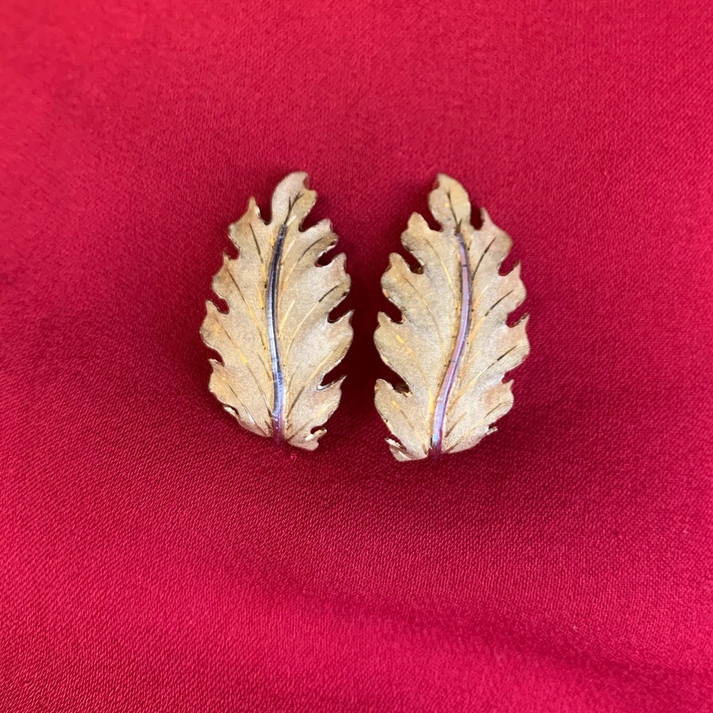 Buccellati 18K Gold Leaf Earrings